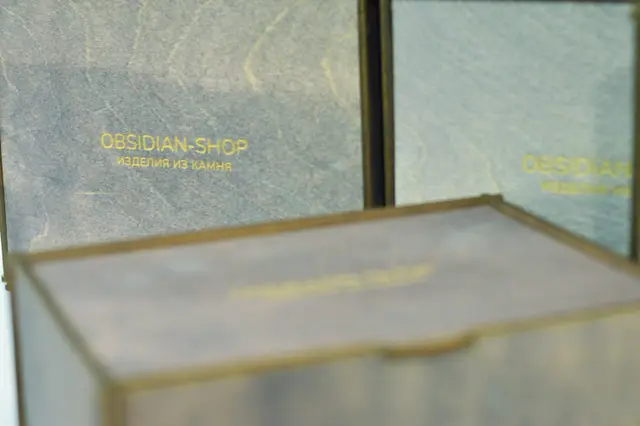 Крышки фанерных коробок Obsidian, крупный план