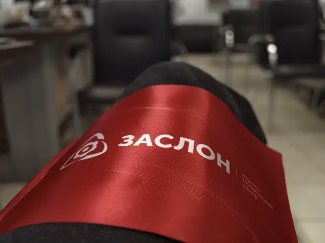 Печать флагов с логотипом на флажной ткани